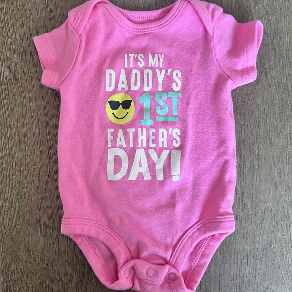 Carter’s “My Daddy’s 1st Father’s Day” Pink Onesie – Newborn